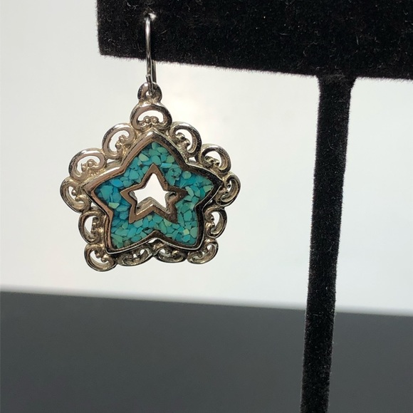 Trifari Dark Silver Tone Star Dangle Pierced Earrings with Turquoise Chip Enlay - Picture 9 of 10